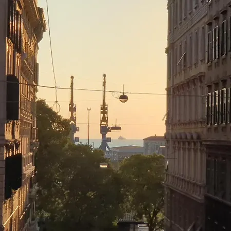 Apartment Flowers House - La Casa Dei Fiori *