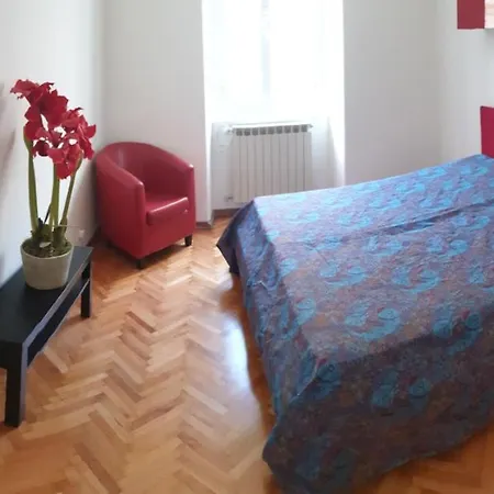 Flowers House - La Casa Dei Fiori * Trieszt