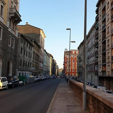 Flowers House - La Casa Dei Fiori * Trieszt